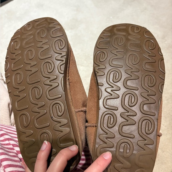 EMU Brown Suede Boots with White wool Lining - Picture 4 of 5